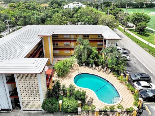 4-744 Ne 14th Ave, Fort Lauderdale, FL, 33304-2814 | Card Image