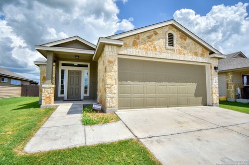 934 Pumpkin Rdg, New Braunfels, TX, 78130-2172 | Card Image