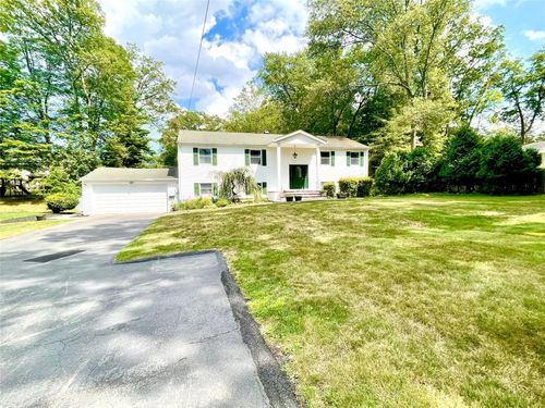 5 Renwood Ct, New City, NY, 10956-4911 | Card Image