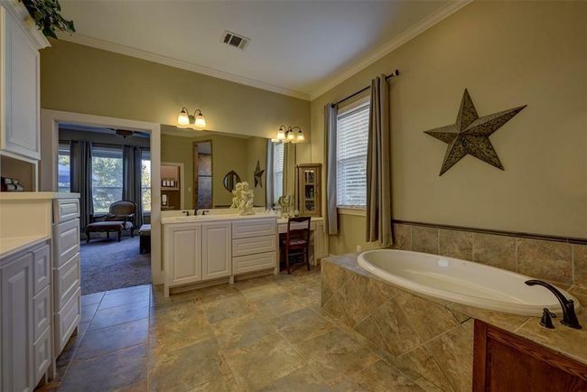 8456 Schuster Rd, Home with 5 bedrooms, 4 bathrooms and 2 parking in Ledbetter TX | Image 25
