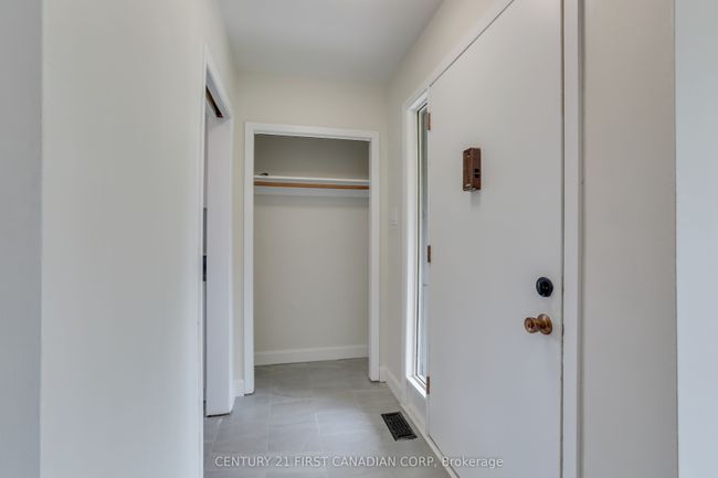 207 Cairn St, House attached with 4 bedrooms, 2 bathrooms and 3 parking in London ON | Image 6