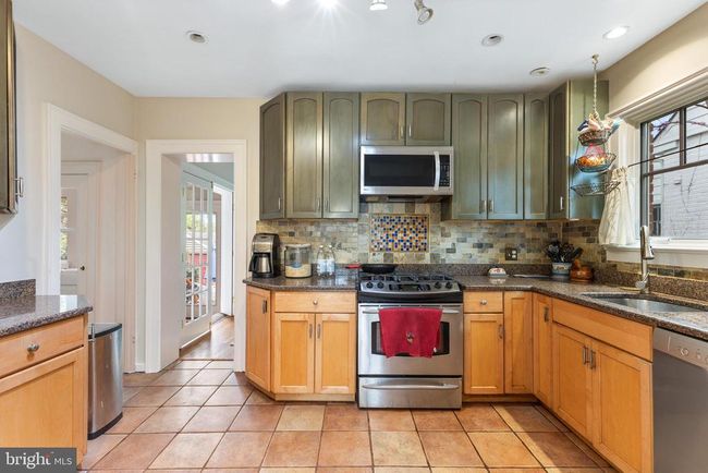1412 N Wakefield St, House other with 3 bedrooms, 2 bathrooms and null parking in ARLINGTON VA | Image 11