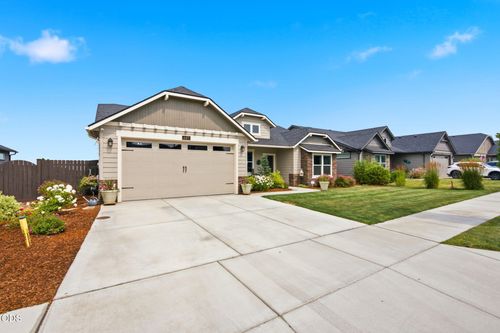 4471 Sw Majestic Ave, Redmond, OR, 97756-6824 | Card Image