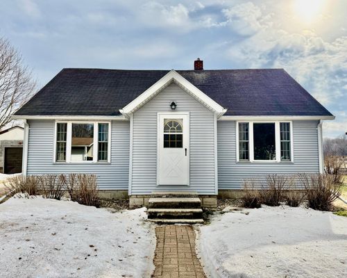 1110 Trott Ave Se, Willmar, MN, 56201-4429 | Card Image