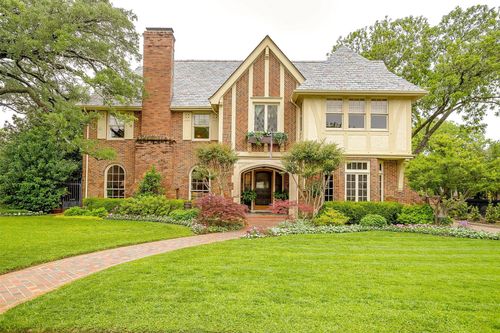 2424 Medford Ct W, Fort Worth, TX, 76109-1139 | Card Image