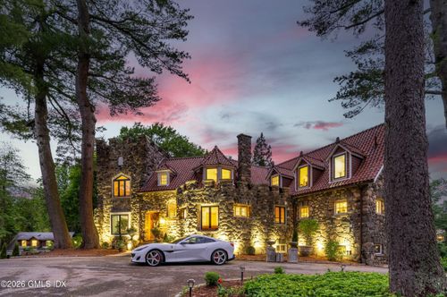 546 Lake Ave, Greenwich, CT, 06830-3852 | Card Image