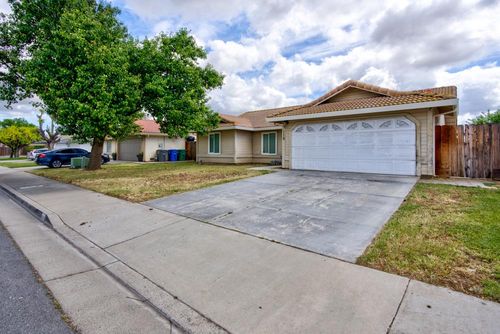 110 2nd Street, Los Banos, CA, 93635 | Card Image