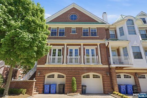 900 Heights Ln, Tenafly, NJ, 07670-2340 | Card Image