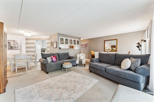 105-8 Christopher Crt, Guelph, ON, N1G4N7 | Card Image