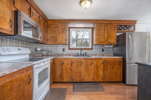 2 Mccrillis Road, Nottingham, NH, 03290 | Card Image
