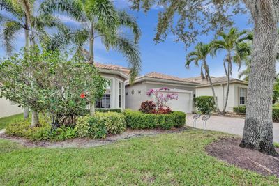 8266 Sandpiper Glen Drive, House other with 4 bedrooms, 2 bathrooms and null parking in Lake Worth FL | Image 2