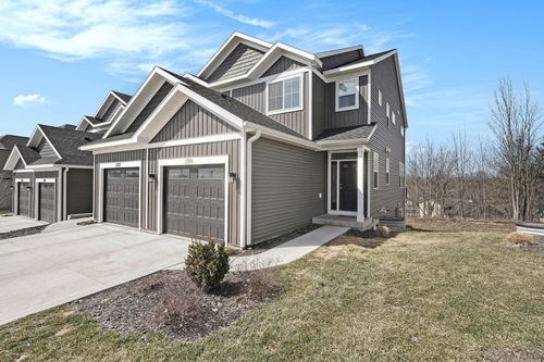 2319 Watertown Way, Grand Rapids, MI, 49505-6044 | Card Image