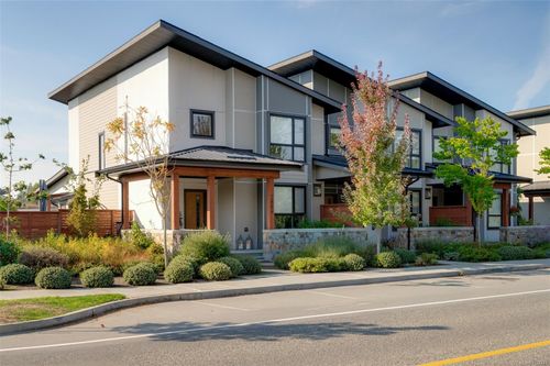 7864 Lochside Dr, Saanichton, BC, V8M0B9 | Card Image