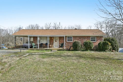 1231 2nd Street Se, Hickory, NC, 28602 | Card Image