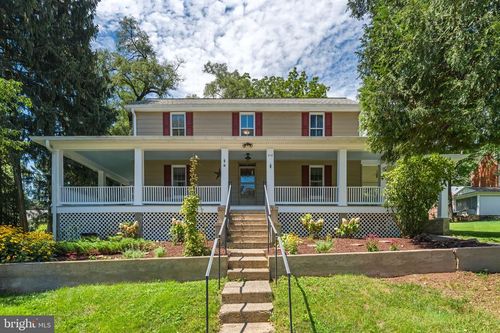 918 S Samuel St, CHARLES TOWN, WV, 25414-1418 | Card Image
