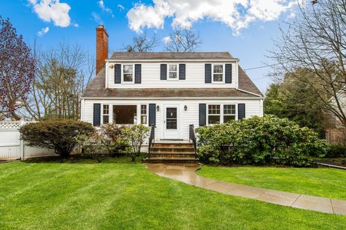 64 Wesskum Wood Rd, Riverside, CT, 06878-1918 | Card Image
