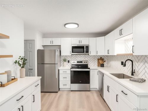 401-3470 S Poplar St, Denver, CO, 80224-2929 | Card Image