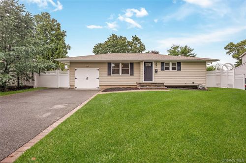 15 Dewey Rd, Commack, NY, 11725-5312 | Card Image