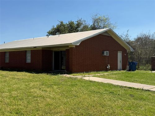 1905 10th St, Hempstead, TX, 77445-6739 | Card Image