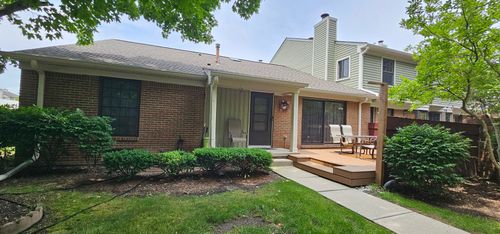 31224 Country Way, Farmington Hills, MI, 48331-1040 | Card Image