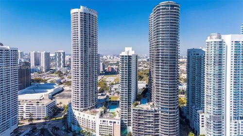 4507-1750 N Bayshore Dr, Miami, FL, 33132-3217 | Card Image