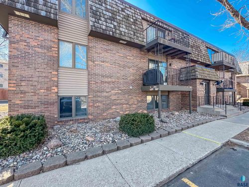 apt-304-3608 S Gateway Blvd, Sioux Falls, SD, 57106-1561 | Card Image