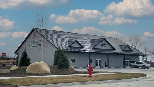 b-807 Mustang Ln, Center Point, IA, 52213 | Card Image