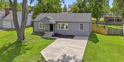 6346 Monrovia St, Shawnee, KS, 66216-2740 | Card Image