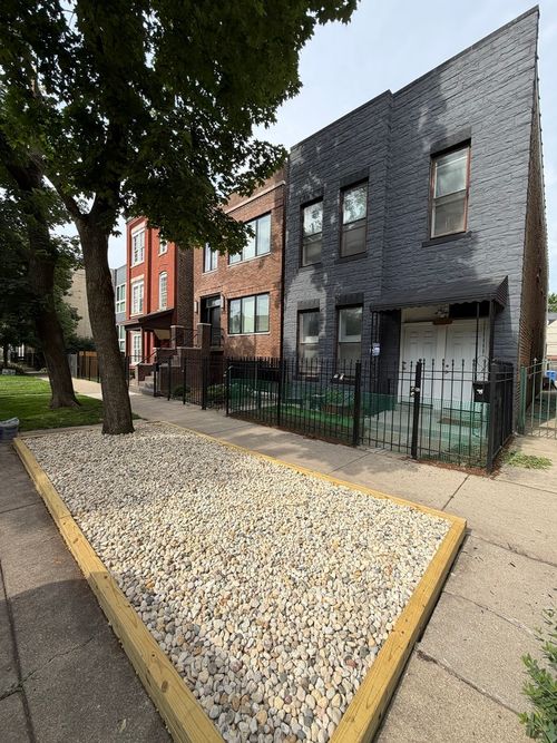 2r-834 N Mozart St, Chicago, IL, 60622-4482 | Card Image