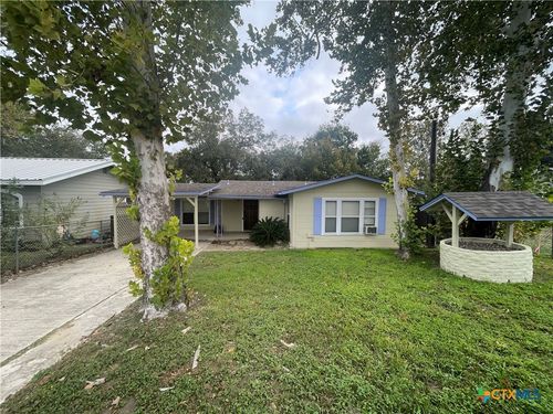 1015 Reiley Rd, Seguin, TX, 78155-1357 | Card Image