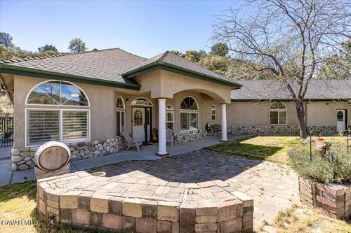 26050 Cumberland Rd, Tehachapi, CA, 93561-9206 | Card Image