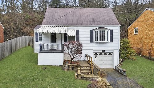 951 Universal Rd, Penn Hills, PA, 15235-3858 | Card Image