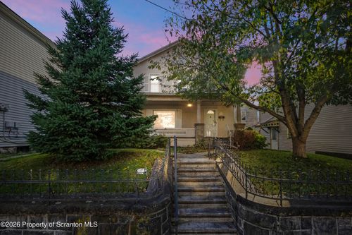 424 Hickory St, Scranton, PA, 18505-1156 | Card Image