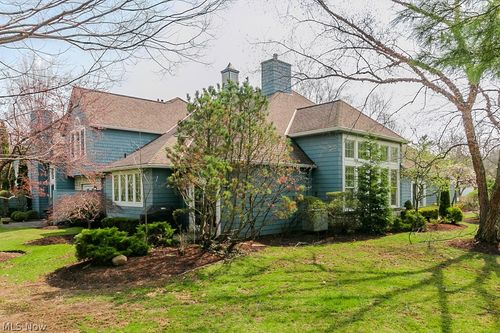 26 Haskell Dr, Bratenahl, OH, 44108-1170 | Card Image