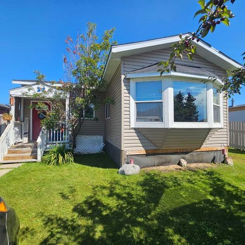 613 53 Street, Edson, AB, T7E1K9 | Card Image