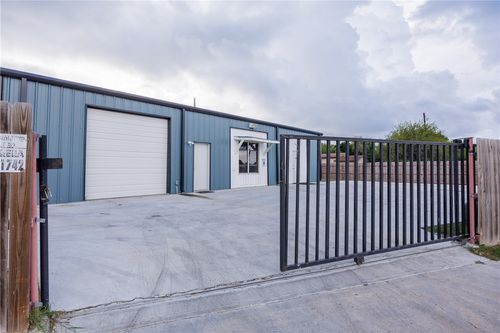 4058 Lou St, Corpus Christi, TX, 78405-3229 | Card Image