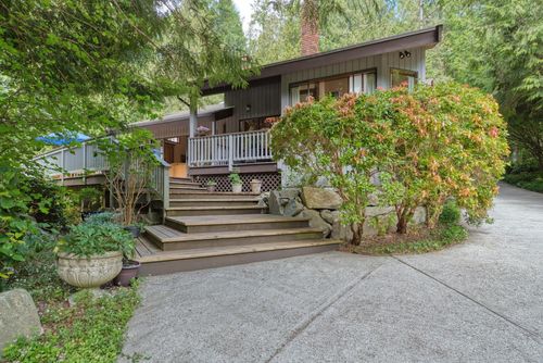 2024 Cassidy Rd, Roberts Creek, BC, V0N2W6 | Card Image