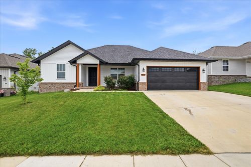 802 S Wheaton Hills Dr, Nixa, MO, 65714-4223 | Card Image