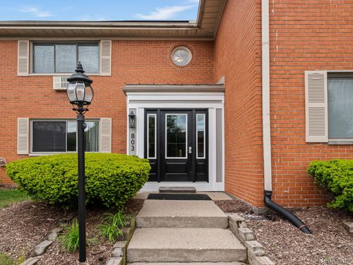 unit-203-803 Plate St, Rochester, MI, 48307-1651 | Card Image