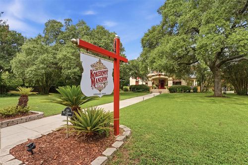 723 Saint James St, Gonzales, TX, 78629-3411 | Card Image