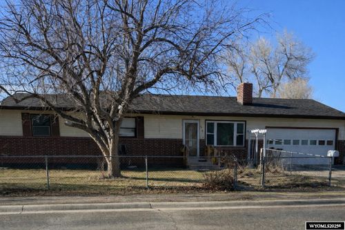 20 S 5th Ave, Mills, WY, 82604-2578 | Card Image