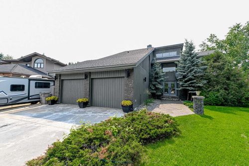 6102 96 Street, Home with 5 bedrooms, 3 bathrooms and 4 parking in Grande Prairie AB | Card Image