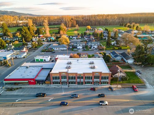 916 W Division St, Mount Vernon, WA, 98273-3226 | Card Image