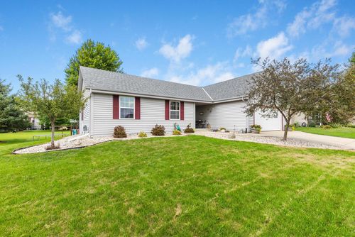 1205 Huron Way, Hartford, WI, 53027-2583 | Card Image