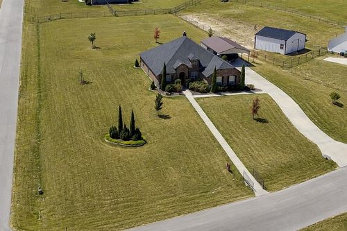 1021 Flagstone Dr, Weatherford, TX, 76085-3935 | Card Image