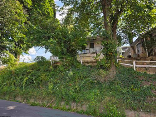 607 East Ave, Shinnston, WV, 26431-1423 | Card Image