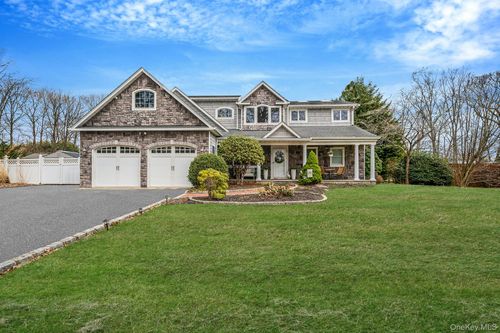 23 Wylde Rd, Mount Sinai, NY, 11766-2402 | Card Image