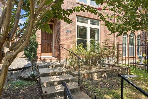 2405 Throckmorton St, Dallas, TX, 75219-3232 | Card Image