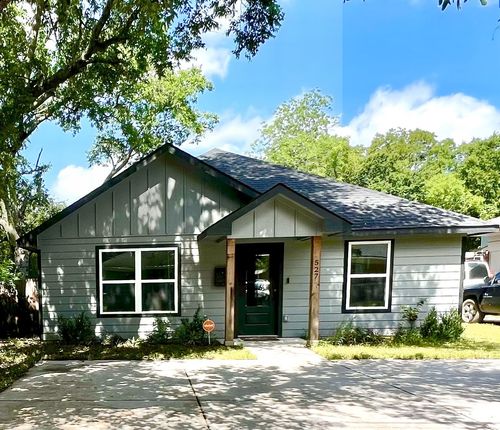 527 N Chestnut St, Gainesville, TX, 76240-3932 | Card Image