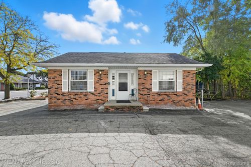 944 S Main St, Plymouth, MI, 48170-2049 | Card Image